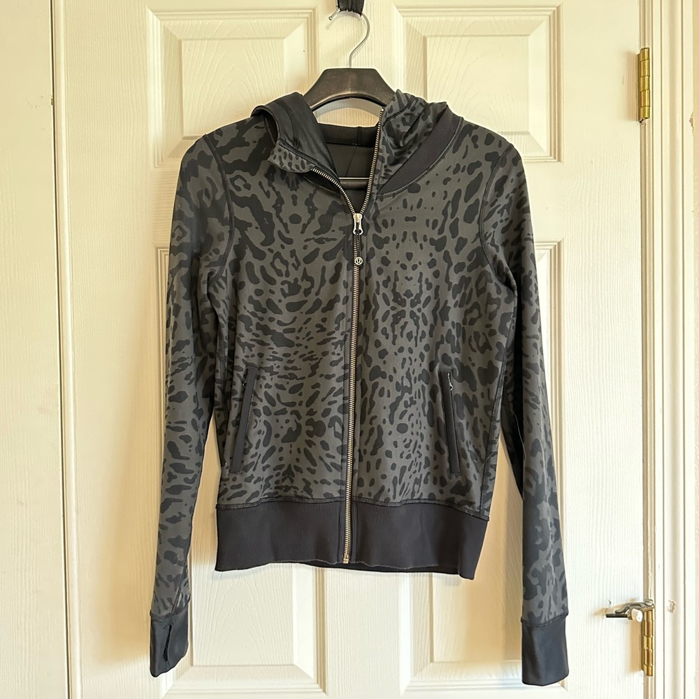 Lululemon jacket - lululemon size 4